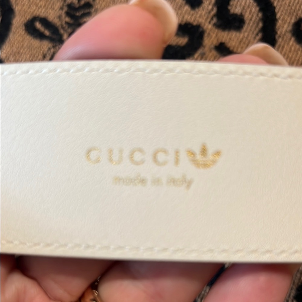 Gucci/Adidas collaboration White and Gold belt with Double G Buckle - Picture 5 of 10